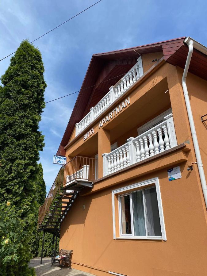 Birta Apartman Хайдусобосло Экстерьер фото