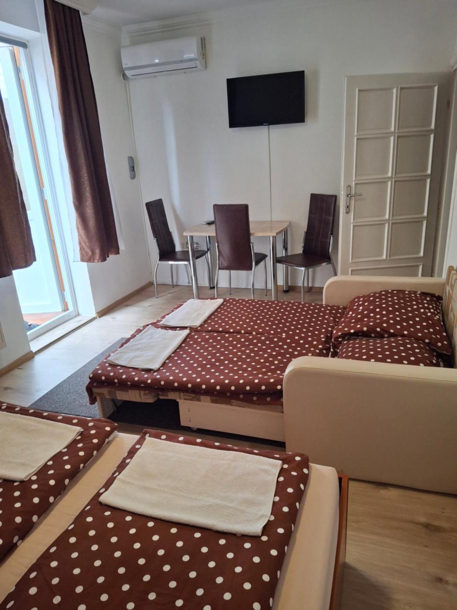 Birta Apartman Хайдусобосло Экстерьер фото